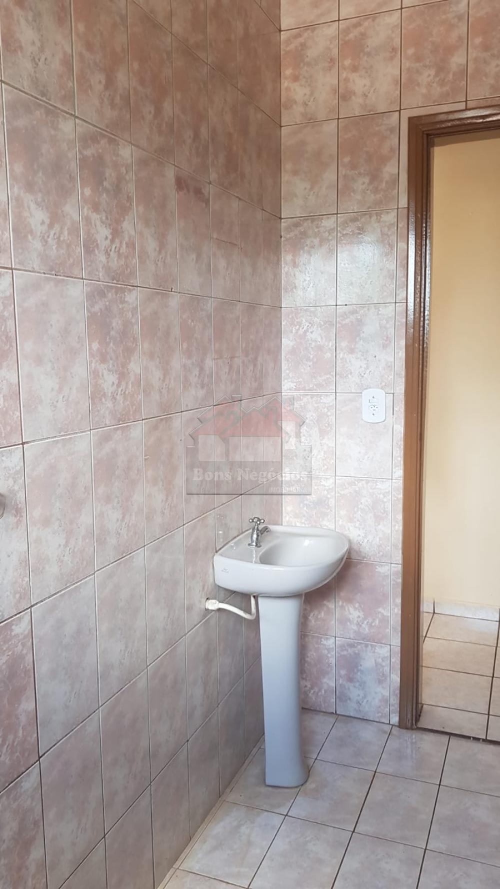 Alugar Apartamento / Padrão sem Condomínio em Ribeirão Preto R$ 450,00 - Foto 12