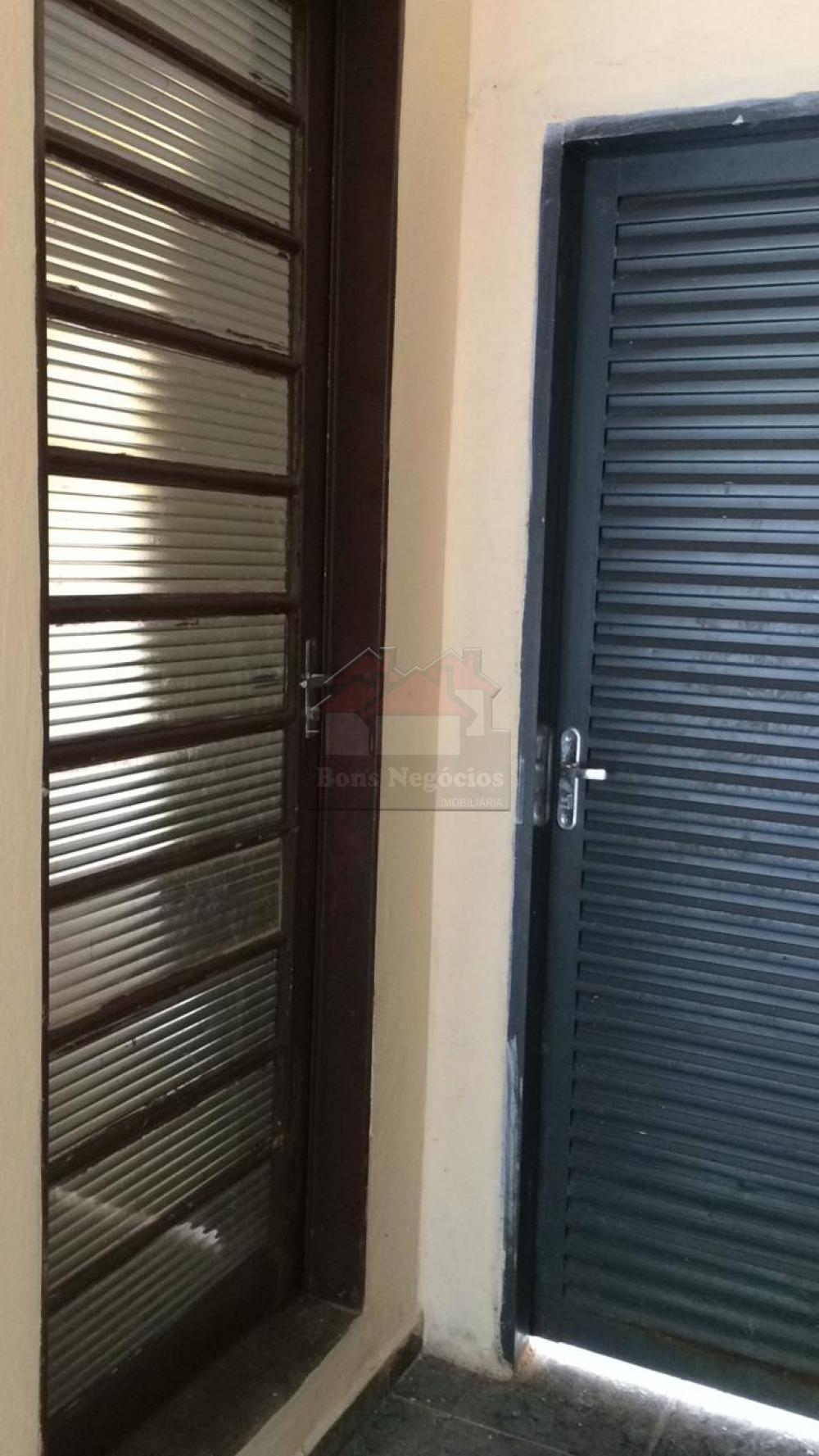 Alugar Casa / Padrão em Ribeirão Preto R$ 1.100,00 - Foto 4