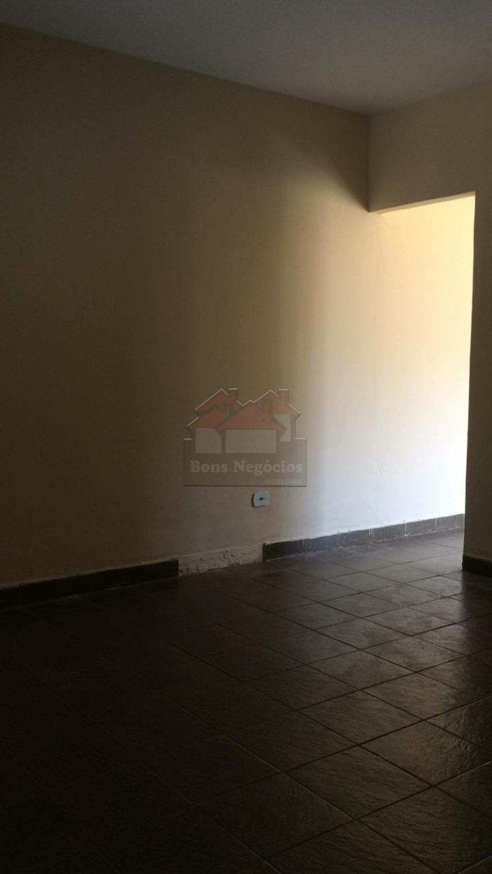 Alugar Casa / Padrão em Ribeirão Preto R$ 1.100,00 - Foto 5