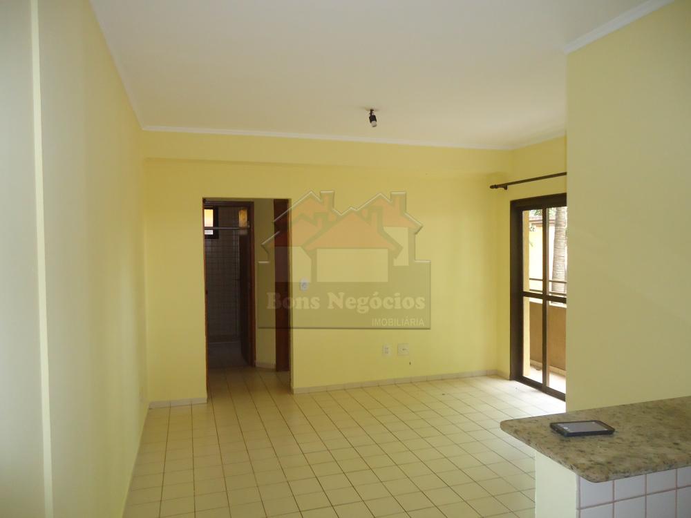 Alugar Apartamento / Padrão em Ribeirão Preto R$ 850,00 - Foto 2