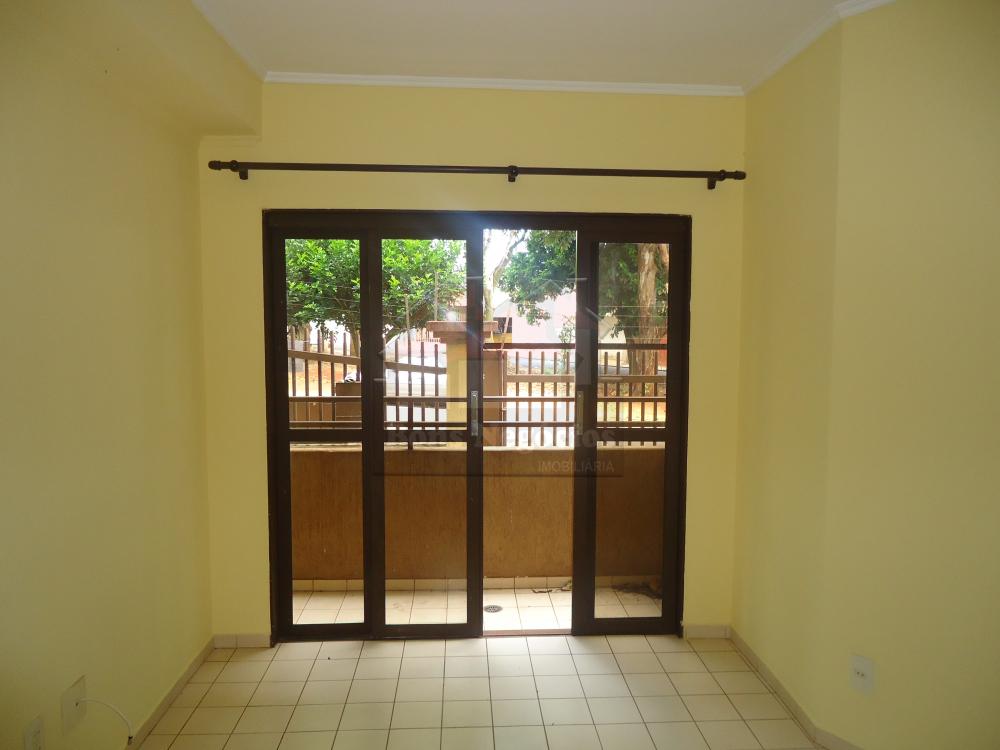 Alugar Apartamento / Padrão em Ribeirão Preto R$ 850,00 - Foto 4
