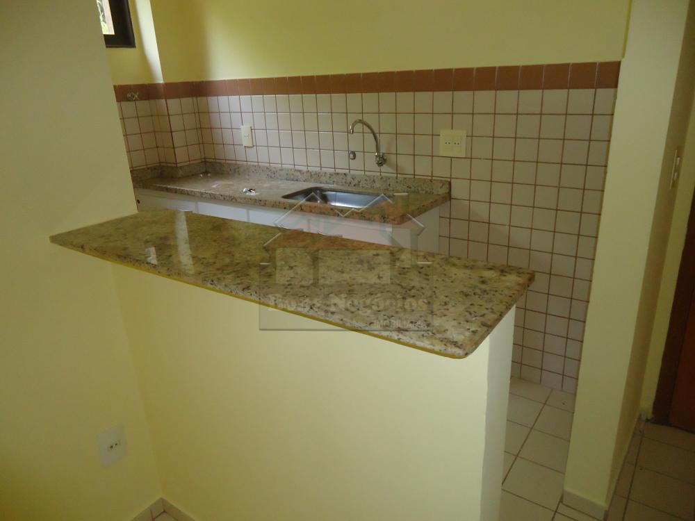 Alugar Apartamento / Padrão em Ribeirão Preto R$ 850,00 - Foto 5