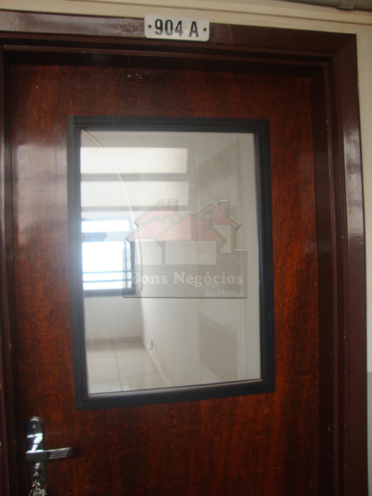 Alugar Comercial / Sala em Ribeirão Preto R$ 1.200,00 - Foto 3