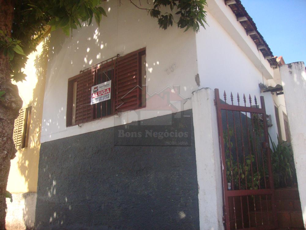 Alugar Casa / Padrão em Ribeirão Preto R$ 600,00 - Foto 2