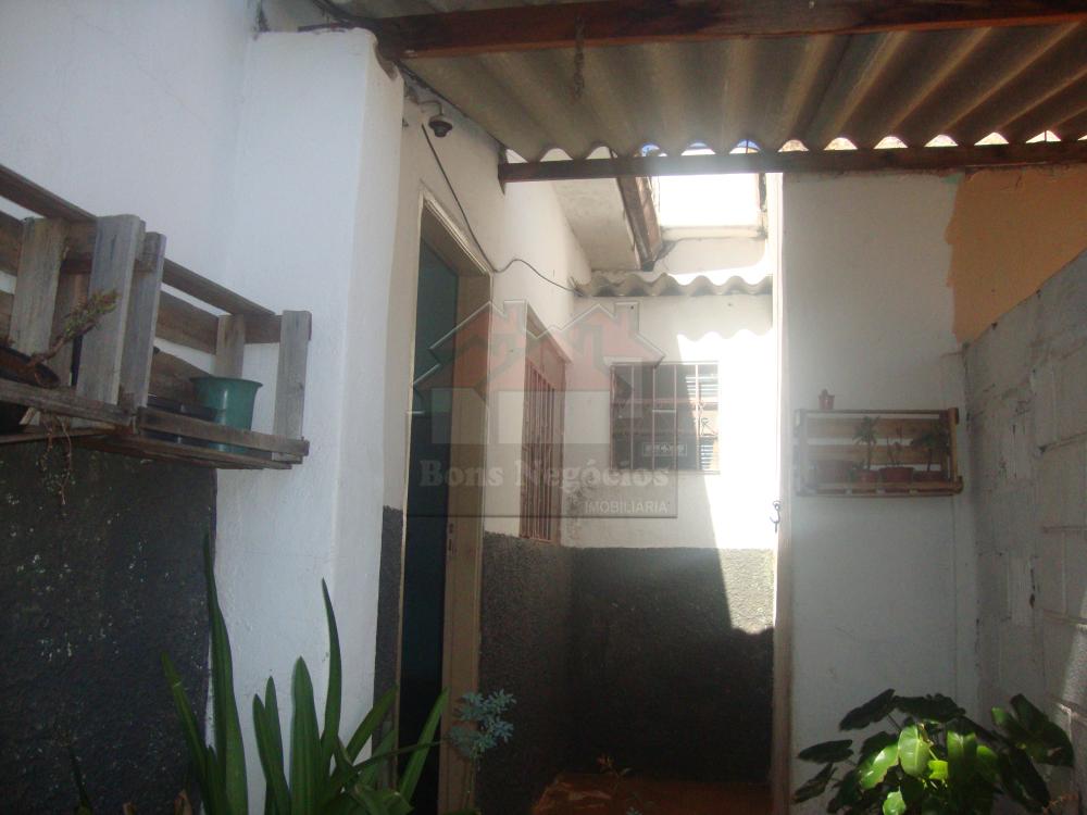 Alugar Casa / Padrão em Ribeirão Preto R$ 600,00 - Foto 4