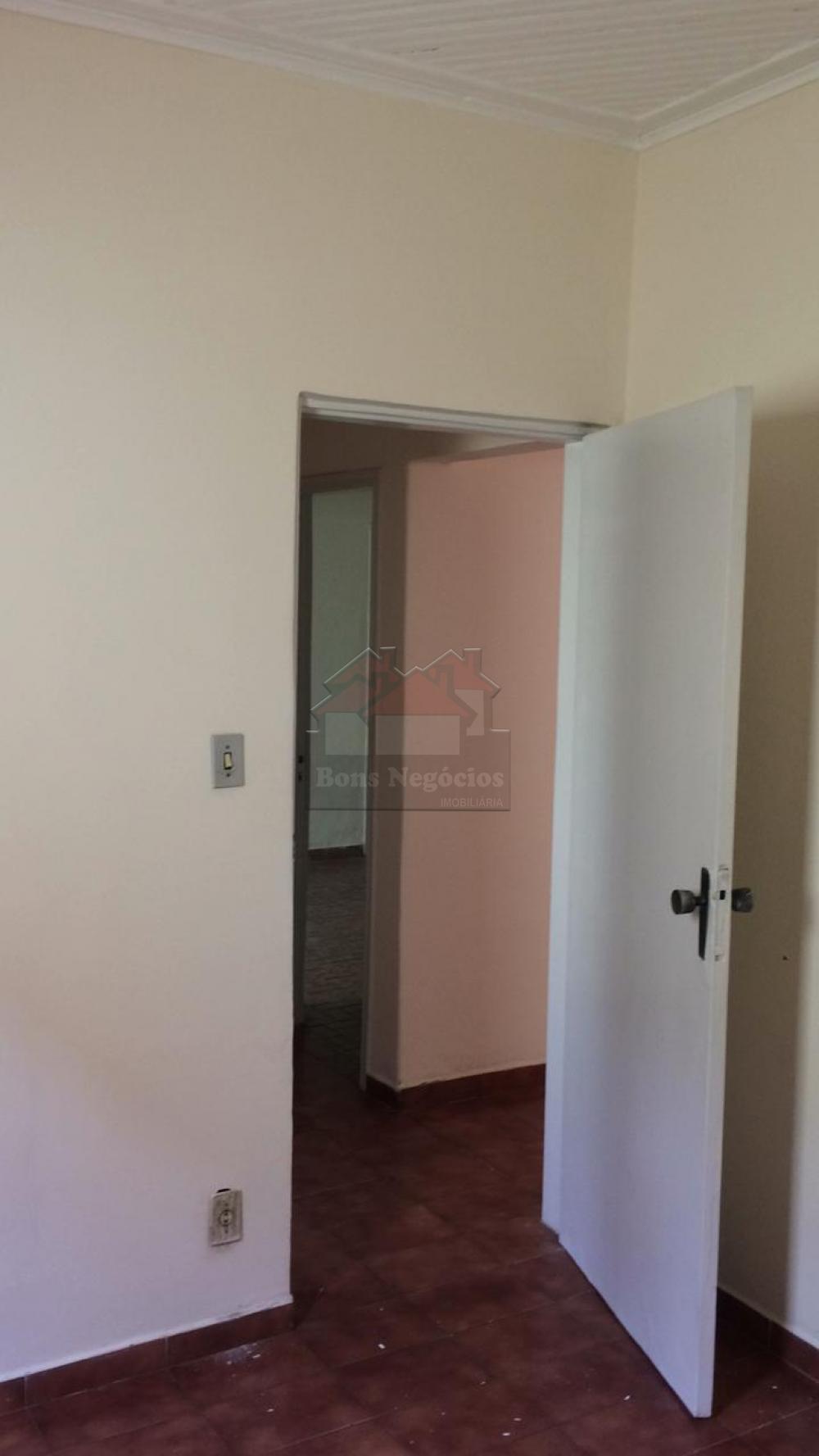 Alugar Casa / Padrão em Ribeirão Preto R$ 1.300,00 - Foto 8