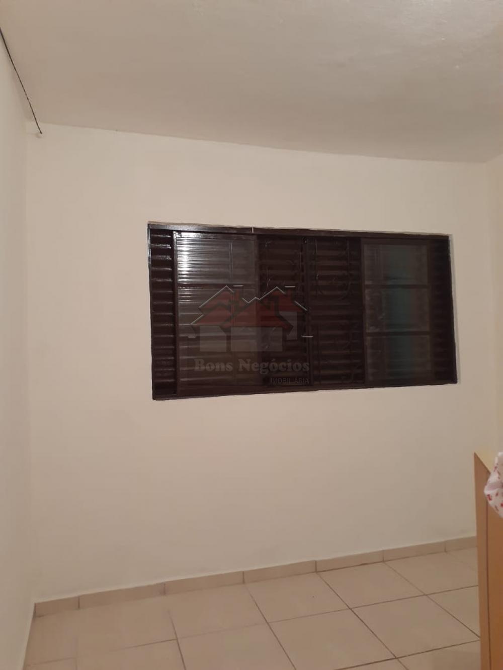 Alugar Casa / Padrão em Ribeirão Preto R$ 650,00 - Foto 2