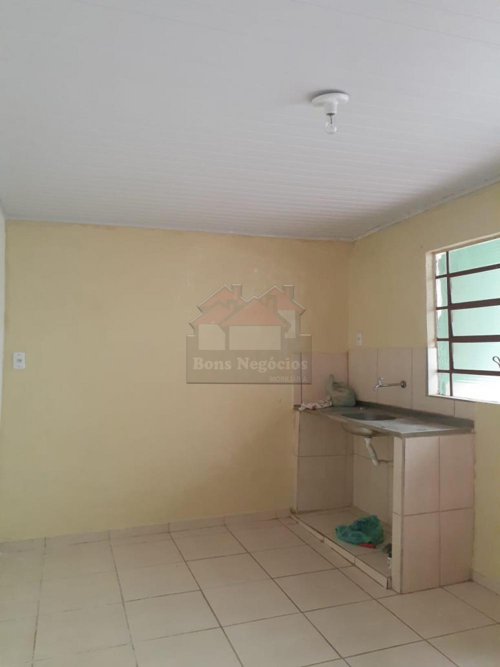 Alugar Casa / Padrão em Ribeirão Preto R$ 550,00 - Foto 6