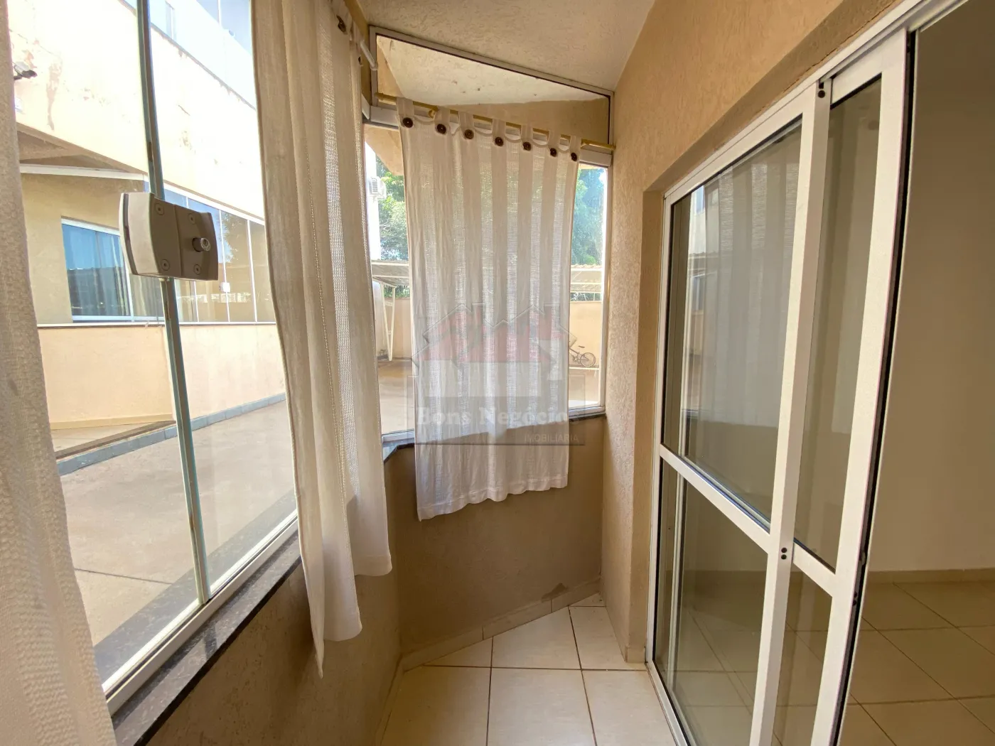 Alugar Apartamento / Padrão em Ribeirão Preto R$ 1.200,00 - Foto 1