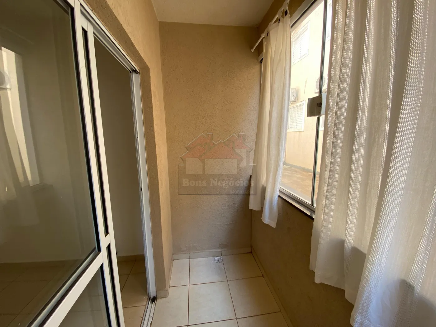 Alugar Apartamento / Padrão em Ribeirão Preto R$ 1.200,00 - Foto 2