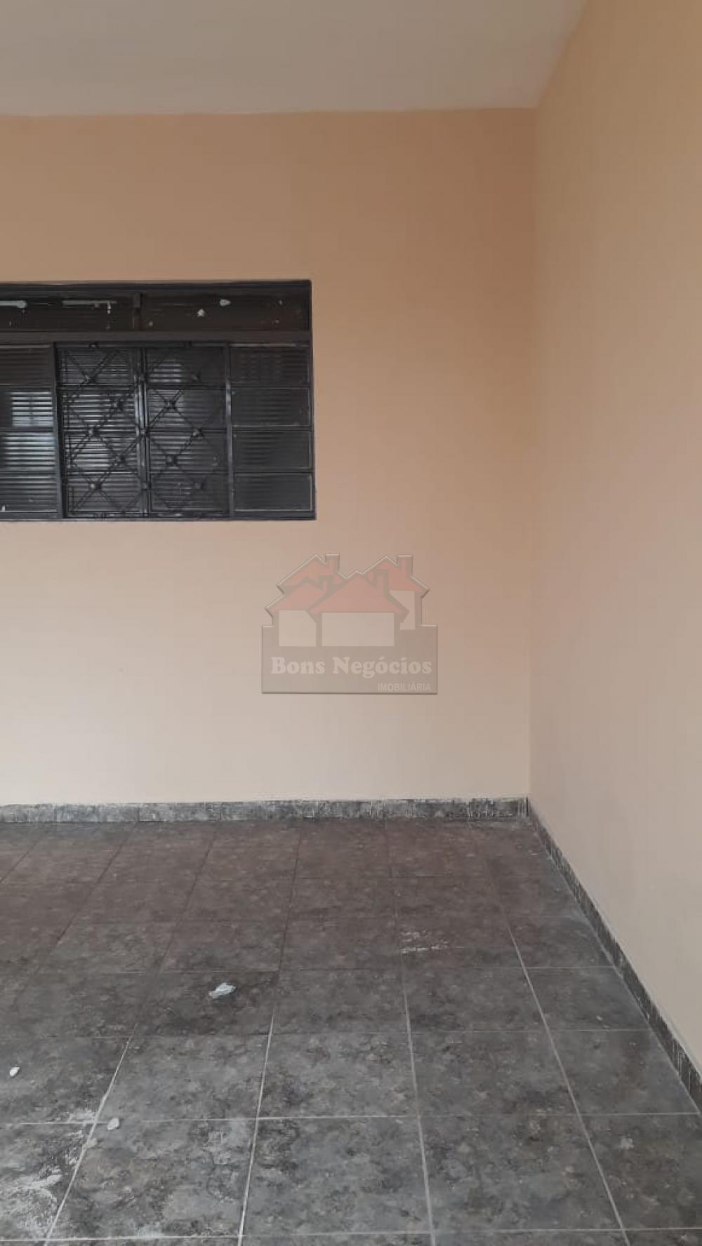 Alugar Casa / Padrão em Ribeirão Preto R$ 750,00 - Foto 2