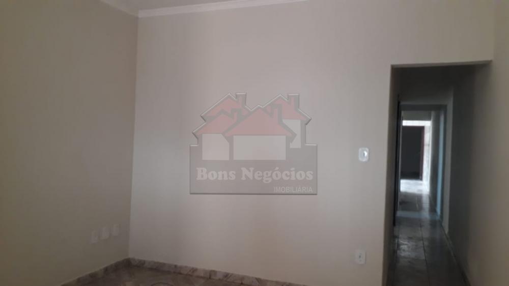 Alugar Casa / Padrão em Ribeirão Preto R$ 750,00 - Foto 3