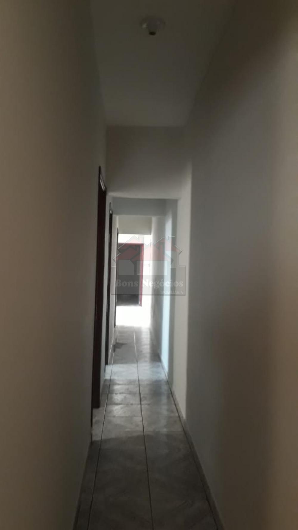 Alugar Casa / Padrão em Ribeirão Preto R$ 750,00 - Foto 4