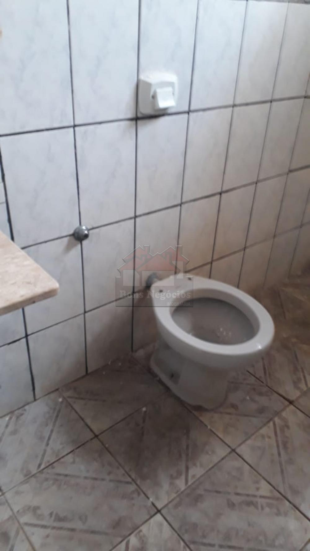 Alugar Casa / Padrão em Ribeirão Preto R$ 750,00 - Foto 9