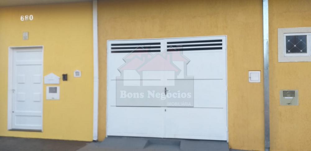 Alugar Casa / Padrão em Ribeirão Preto R$ 1.650,00 - Foto 1