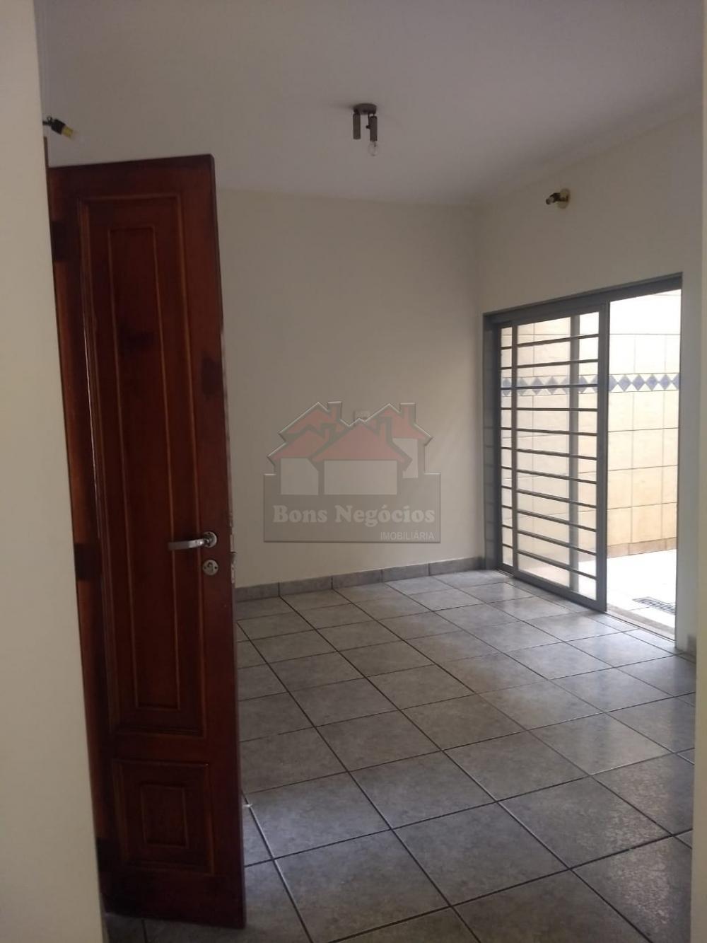 Alugar Casa / Padrão em Ribeirão Preto R$ 2.000,00 - Foto 4