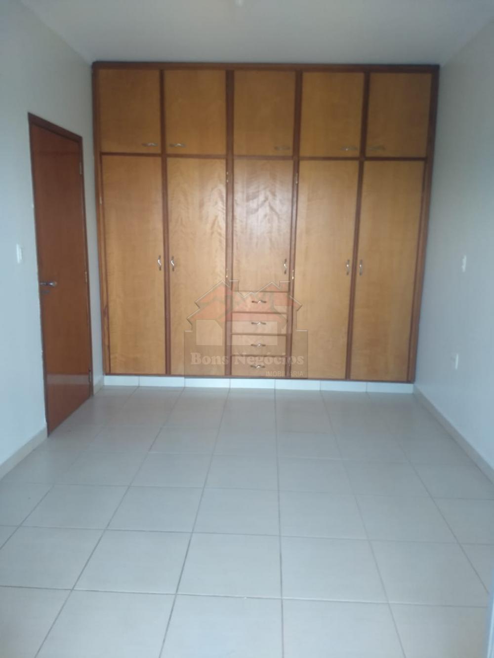 Alugar Casa / Padrão em Ribeirão Preto R$ 2.000,00 - Foto 9