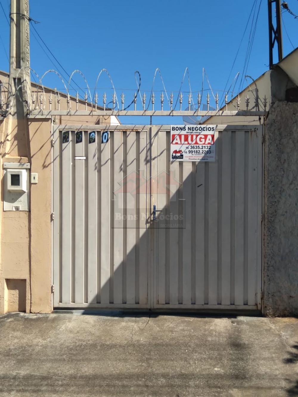 Alugar Casa / Padrão em Ribeirão Preto R$ 1.100,00 - Foto 1
