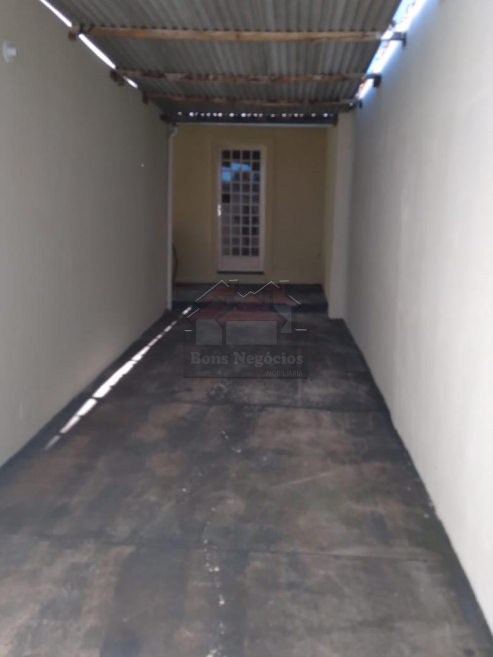 Alugar Casa / Padrão em Ribeirão Preto R$ 1.100,00 - Foto 2