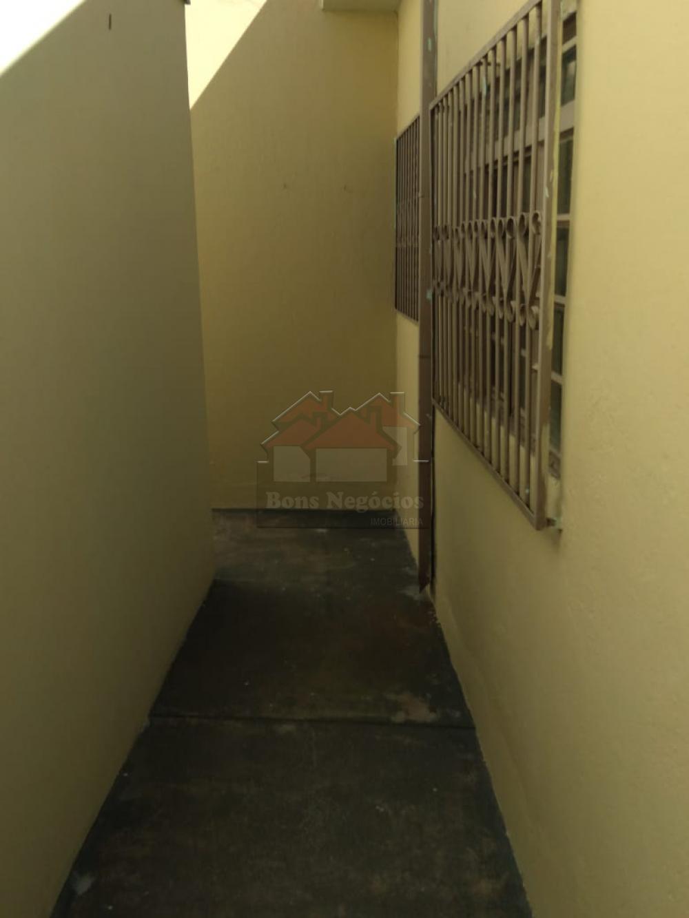 Alugar Casa / Padrão em Ribeirão Preto R$ 1.100,00 - Foto 3