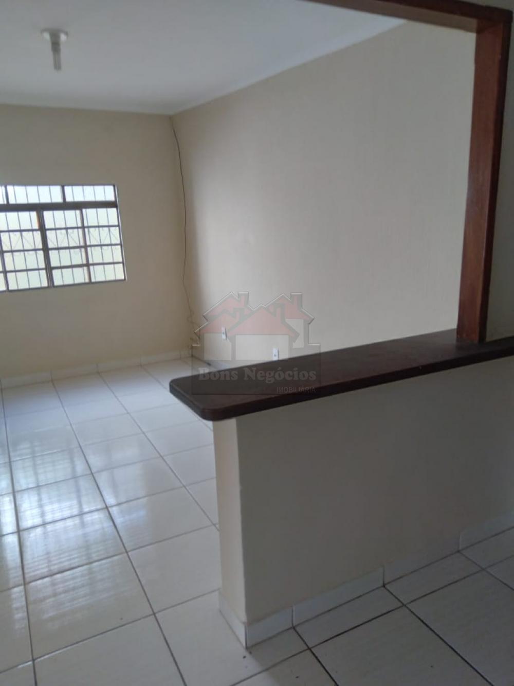 Alugar Casa / Padrão em Ribeirão Preto R$ 1.100,00 - Foto 7
