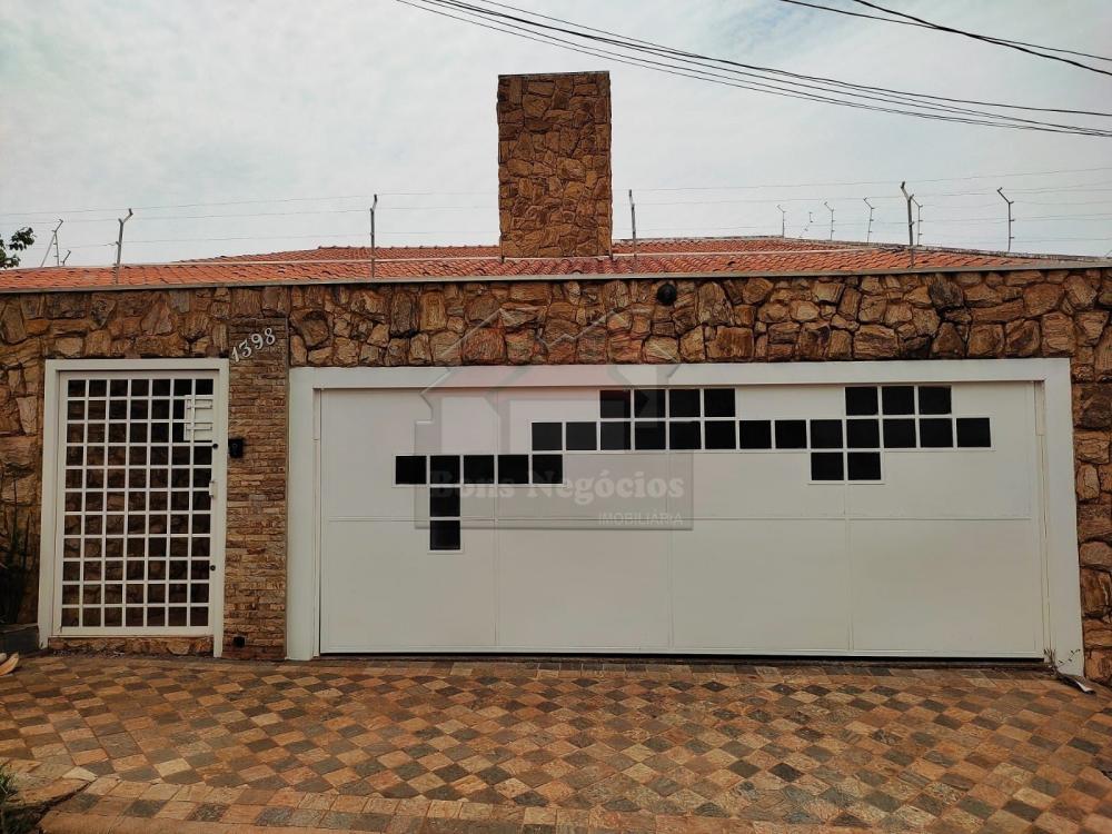 Alugar Casa / Padrão em Ribeirão Preto R$ 3.700,00 - Foto 1