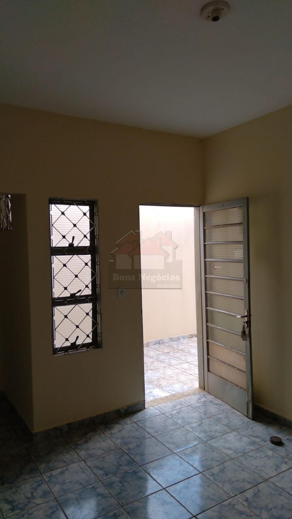 Alugar Casa / Padrão em Ribeirão Preto R$ 1.000,00 - Foto 3