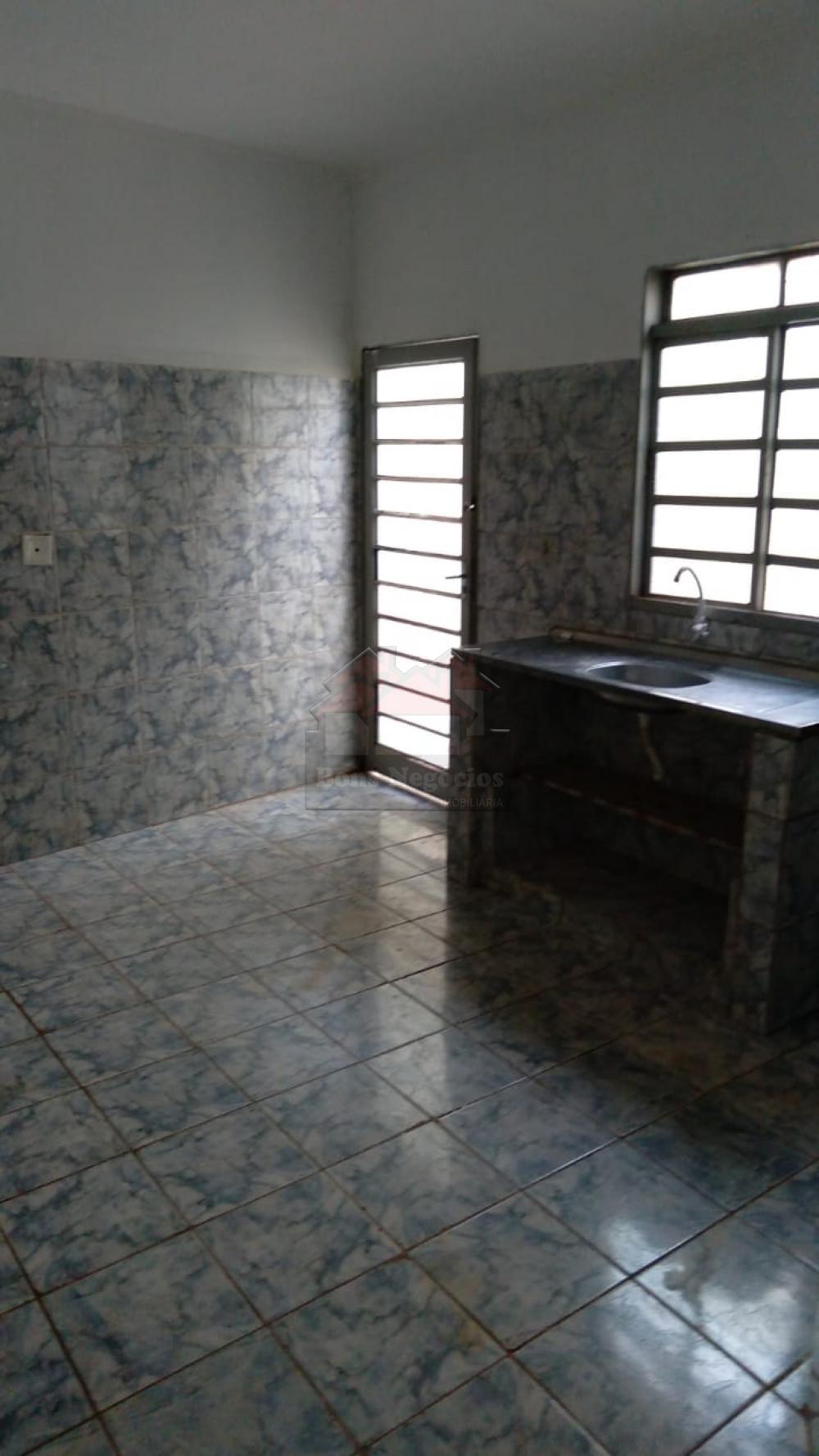 Alugar Casa / Padrão em Ribeirão Preto R$ 1.000,00 - Foto 8