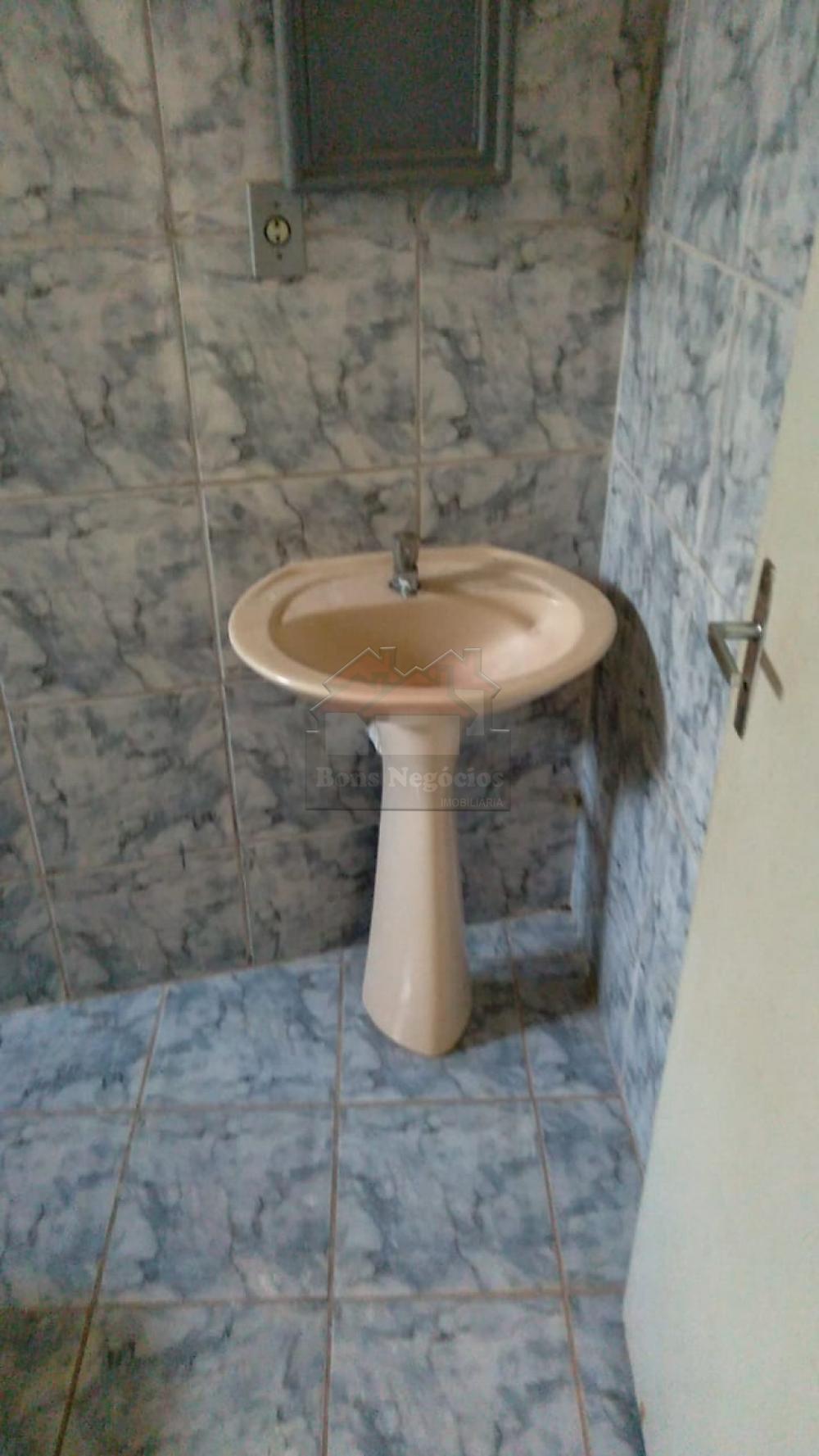 Alugar Casa / Padrão em Ribeirão Preto R$ 1.000,00 - Foto 9