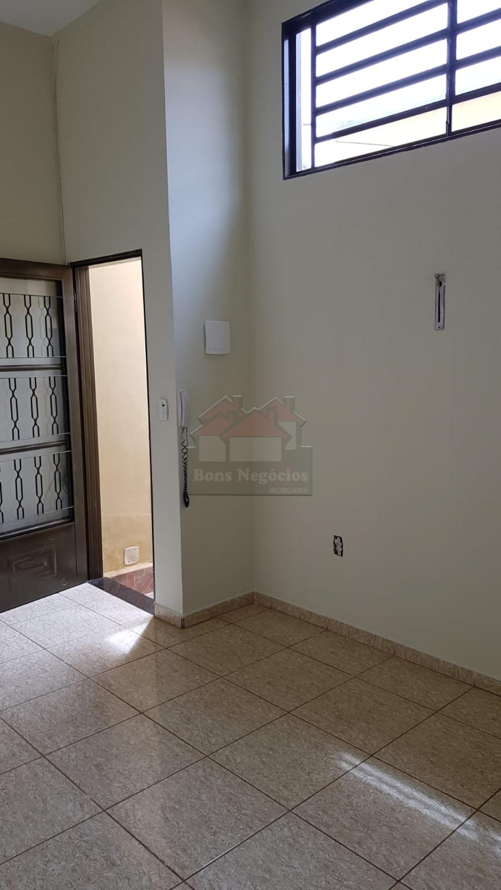 Alugar Casa / Padrão em Ribeirão Preto R$ 800,00 - Foto 3