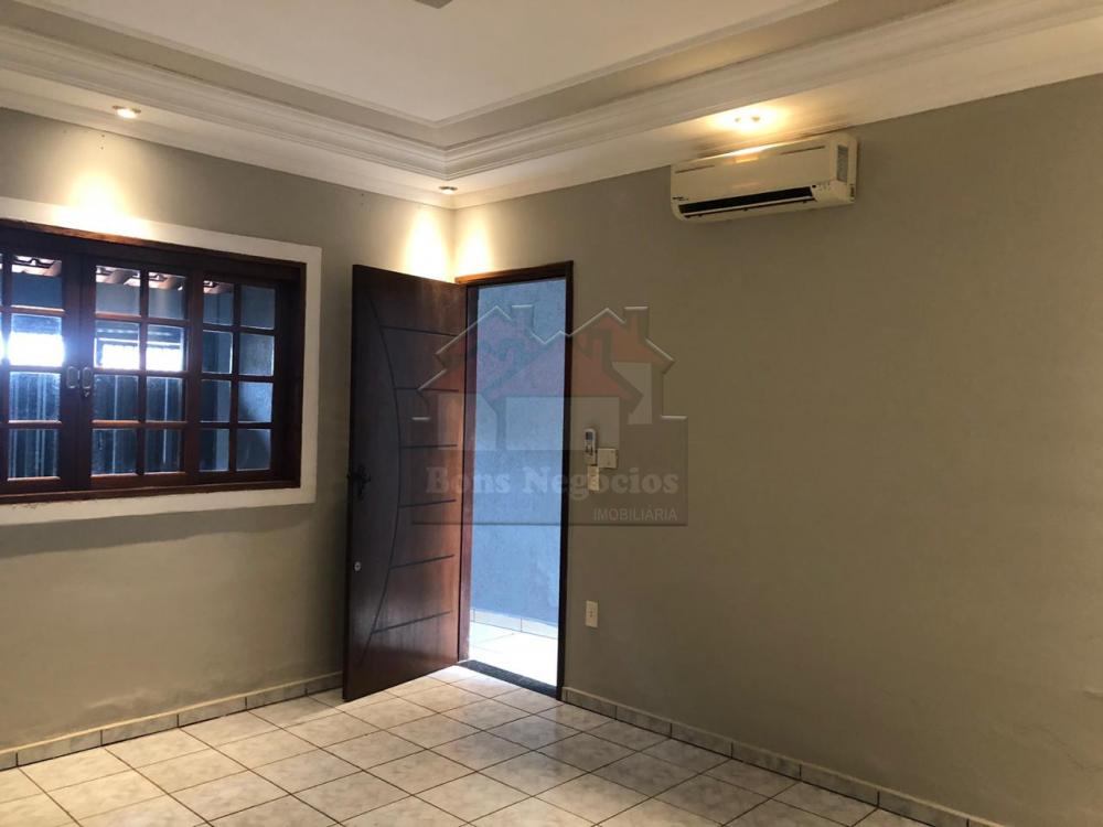 Alugar Casa / Padrão em Ribeirão Preto R$ 1.300,00 - Foto 9