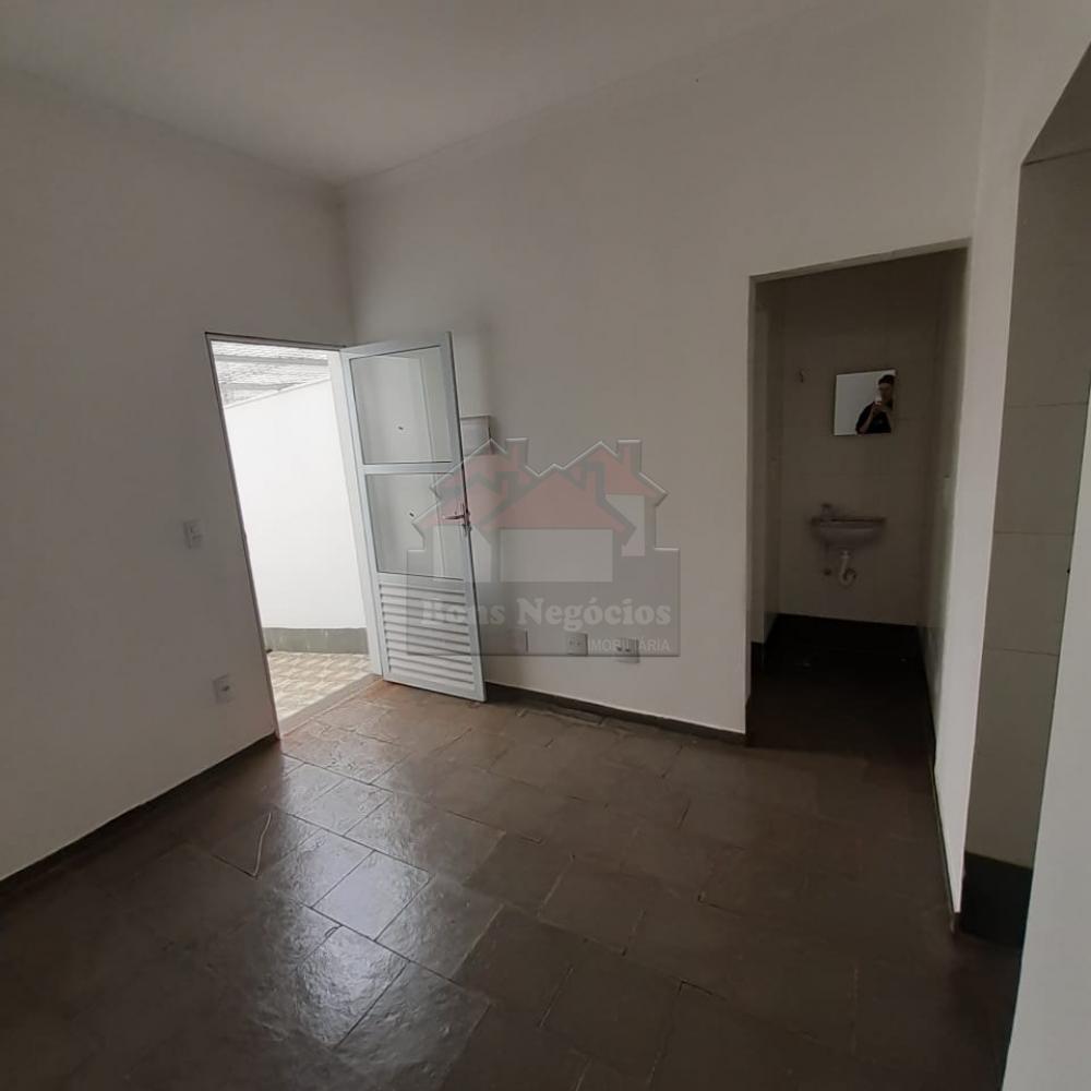 Alugar Casa / Padrão em Ribeirão Preto R$ 850,00 - Foto 3