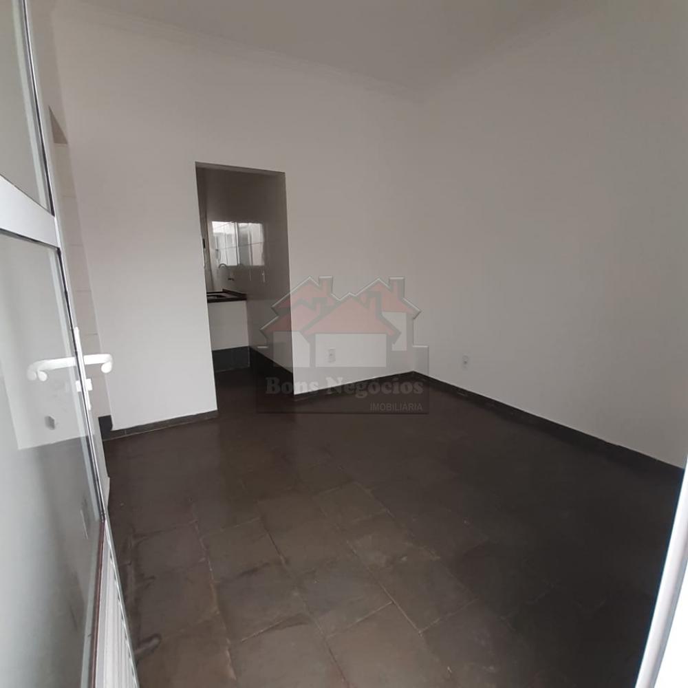 Alugar Casa / Padrão em Ribeirão Preto R$ 850,00 - Foto 4