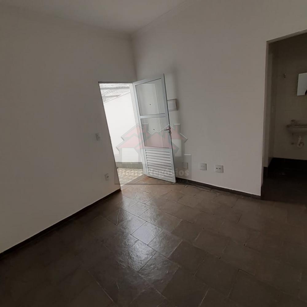 Alugar Casa / Padrão em Ribeirão Preto R$ 850,00 - Foto 5