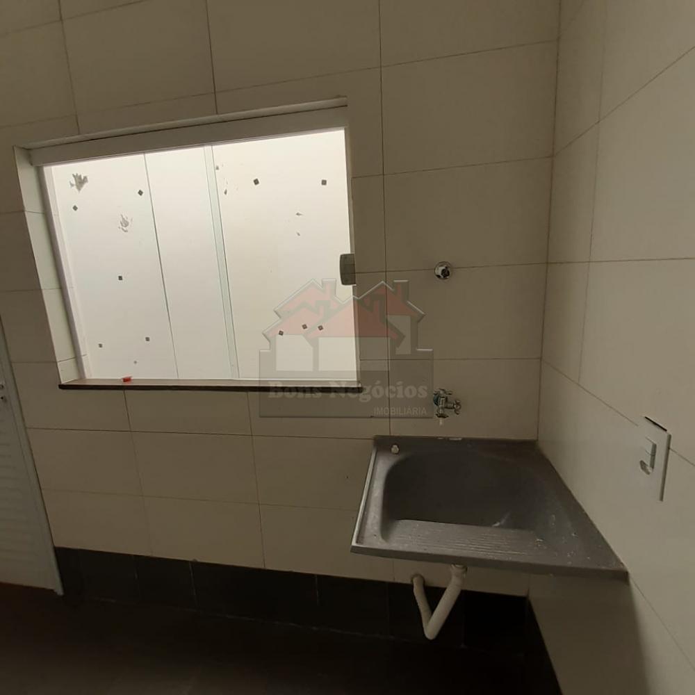 Alugar Casa / Padrão em Ribeirão Preto R$ 850,00 - Foto 13