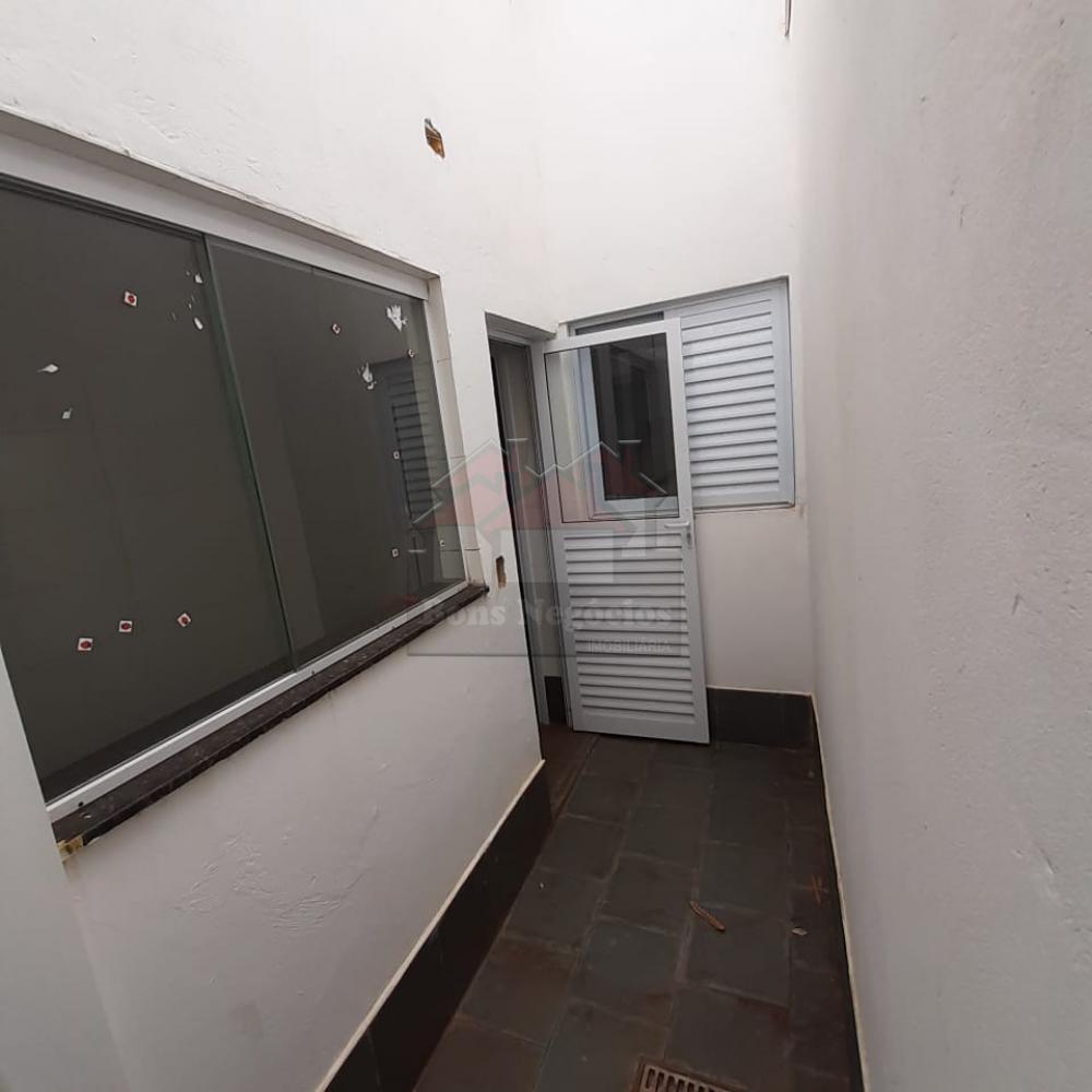 Alugar Casa / Padrão em Ribeirão Preto R$ 850,00 - Foto 14