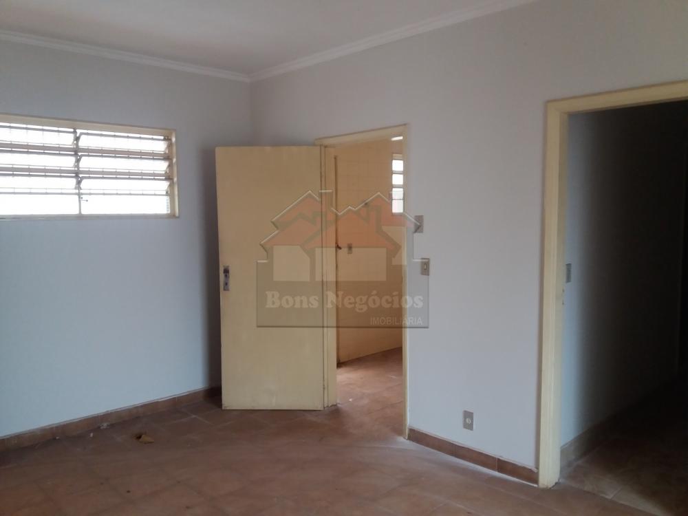 Alugar Casa / Padrão em Ribeirão Preto R$ 2.200,00 - Foto 4