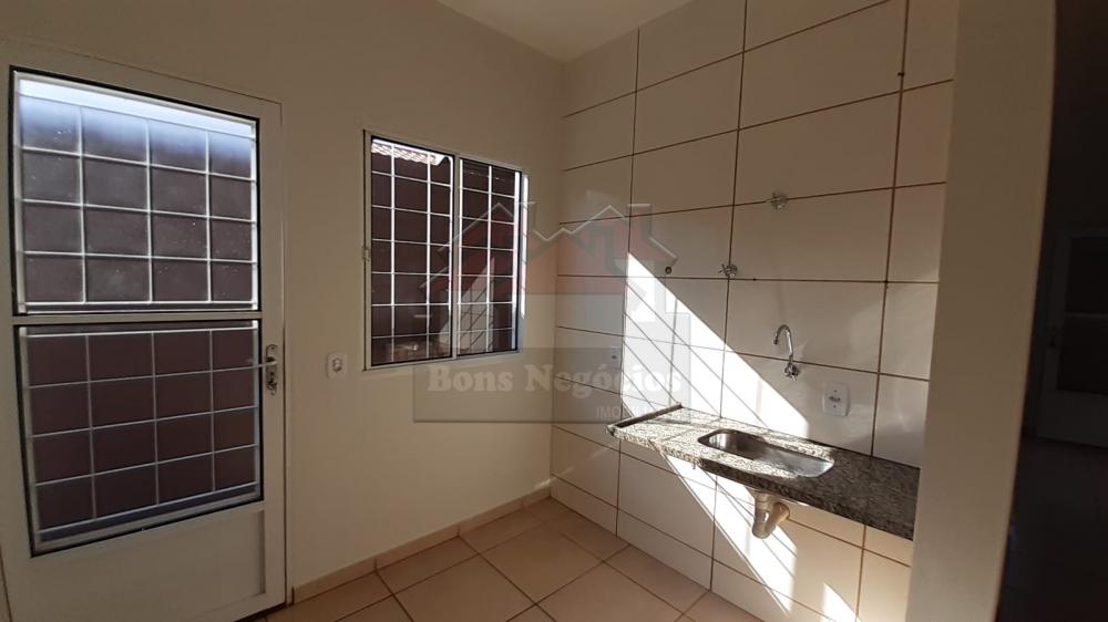Alugar Casa / Padrão em Ribeirão Preto R$ 1.300,00 - Foto 6