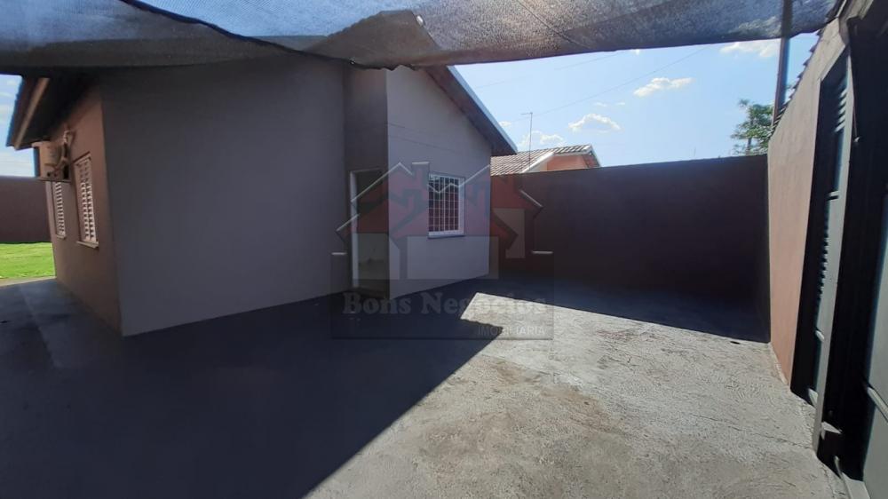 Alugar Casa / Padrão em Ribeirão Preto R$ 1.300,00 - Foto 1