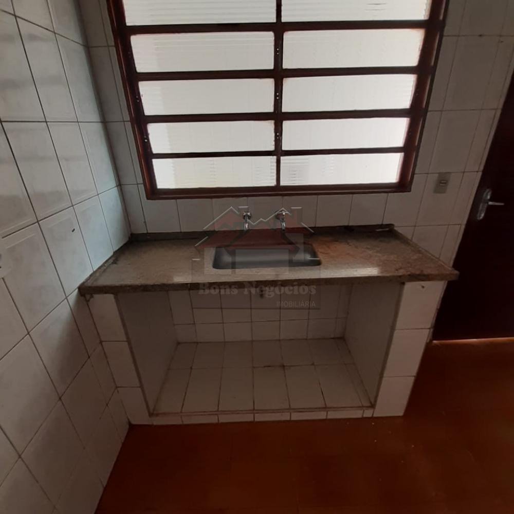 Alugar Casa / Padrão em Ribeirão Preto R$ 850,00 - Foto 16
