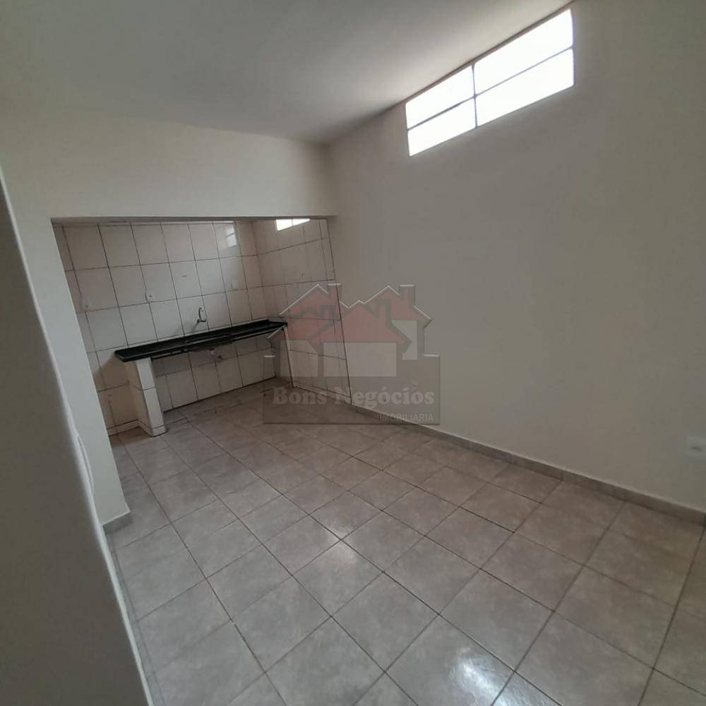 Alugar Casa / Padrão em Ribeirão Preto R$ 800,00 - Foto 15