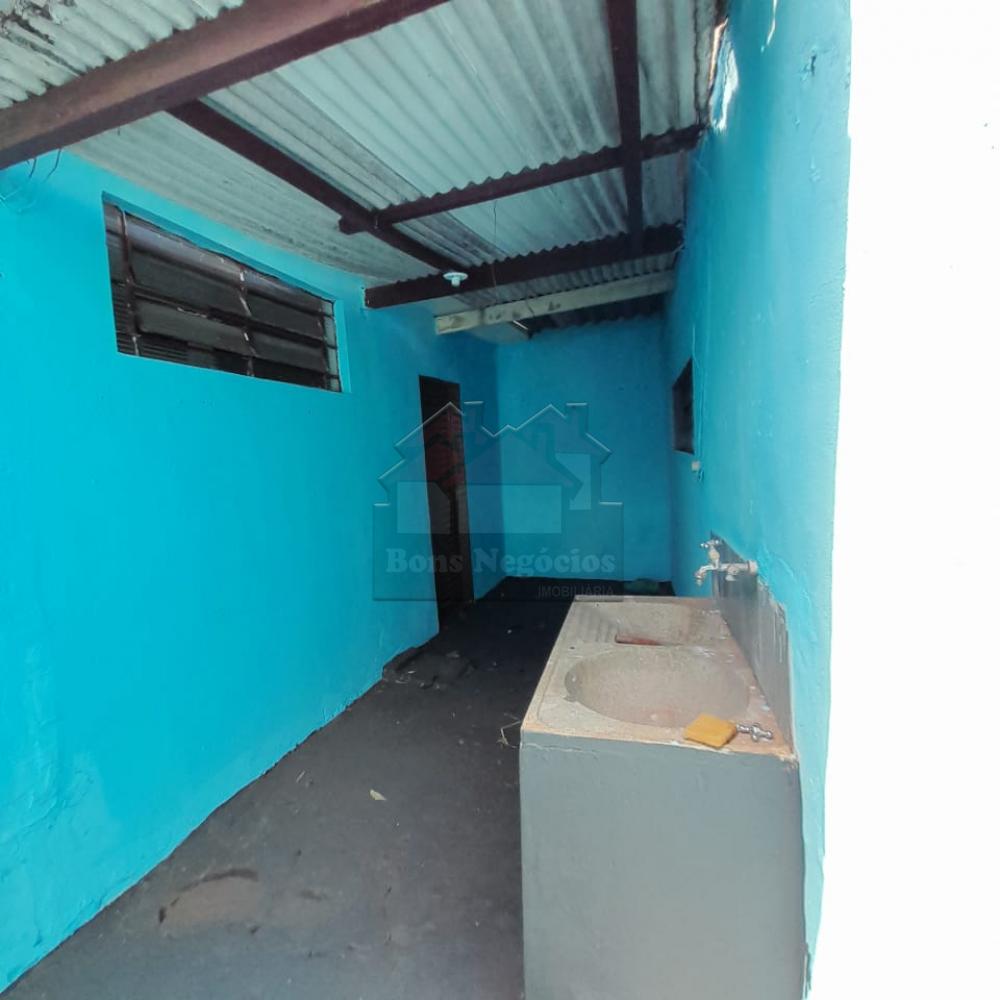 Alugar Casa / Padrão em Ribeirão Preto R$ 600,00 - Foto 5