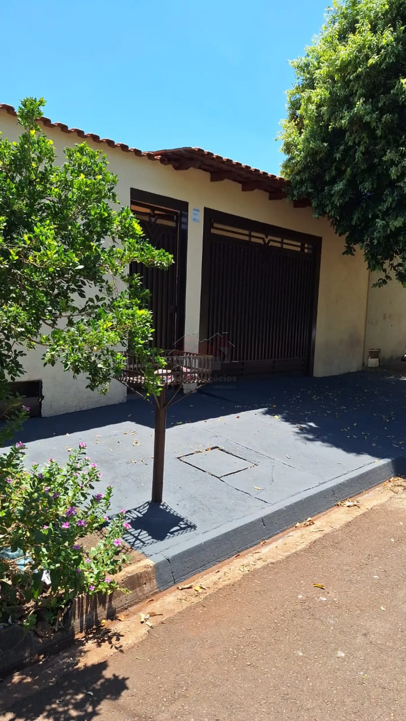 Alugar Casa / Padrão em Ribeirão Preto R$ 1.000,00 - Foto 2