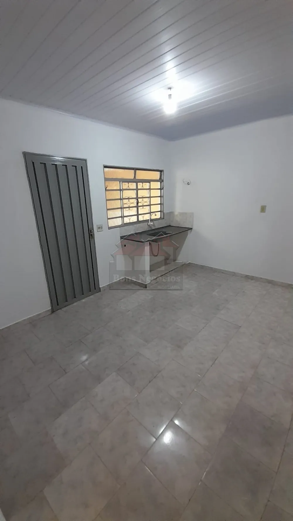 Alugar Casa / Padrão em Ribeirão Preto R$ 850,00 - Foto 8