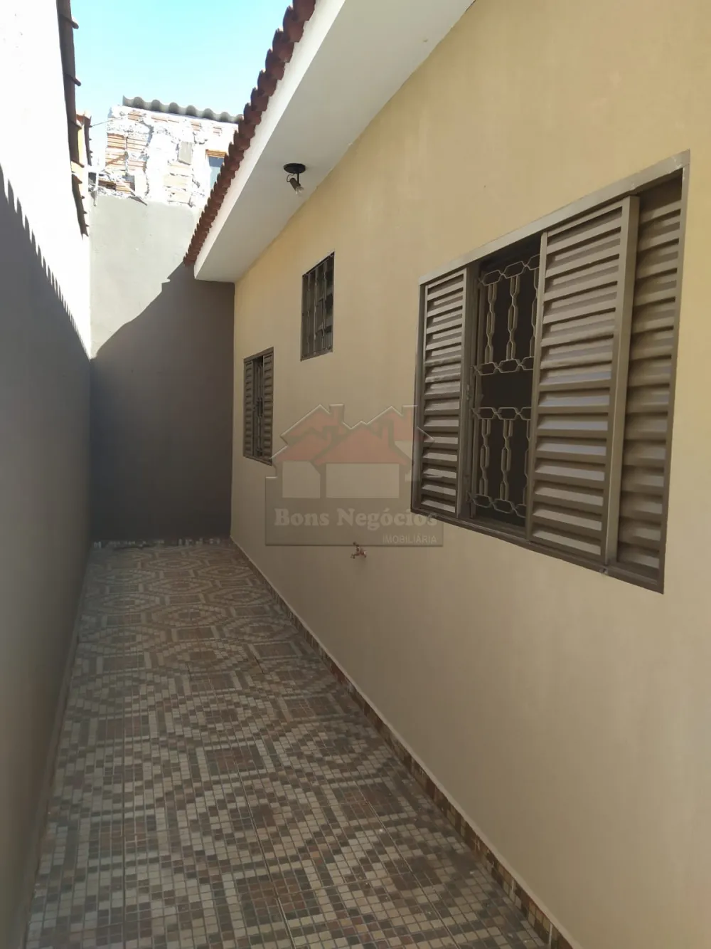 Alugar Casa / Padrão em Ribeirão Preto R$ 1.300,00 - Foto 1