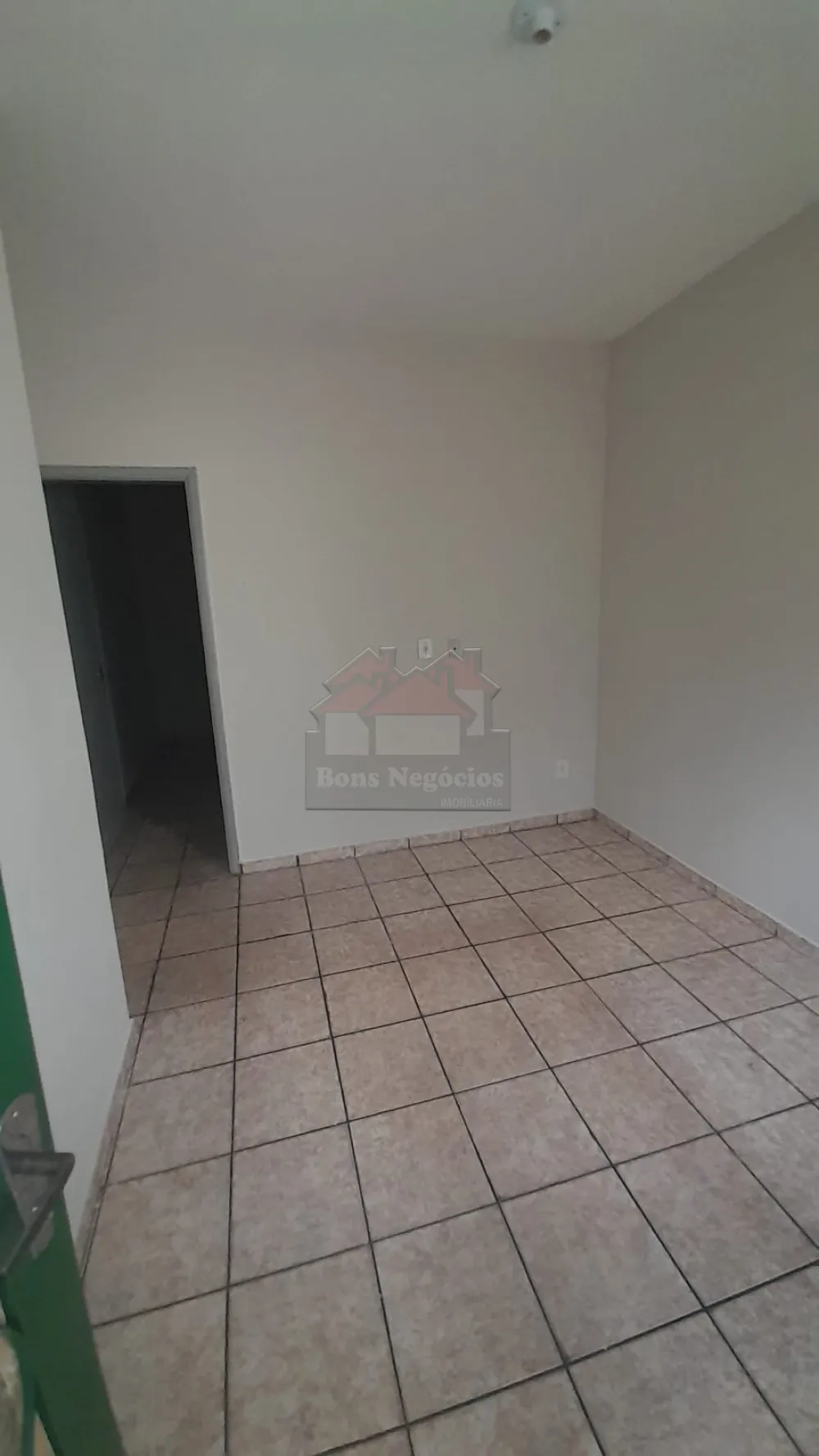 Alugar Casa / Padrão em Ribeirão Preto R$ 900,00 - Foto 3
