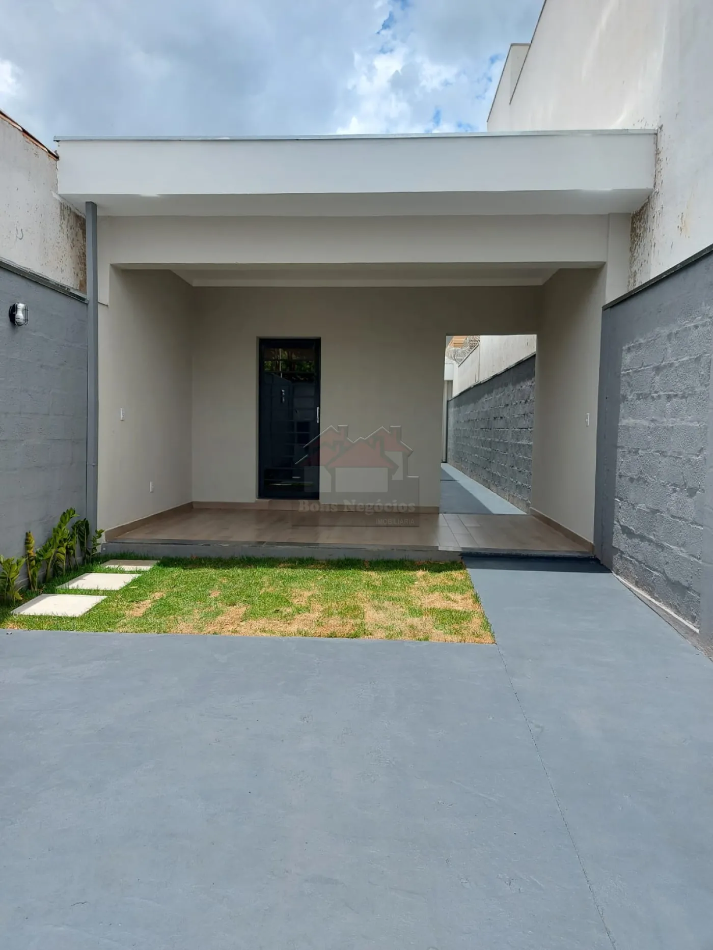 Alugar Casa / Padrão em Ribeirão Preto R$ 1.500,00 - Foto 2