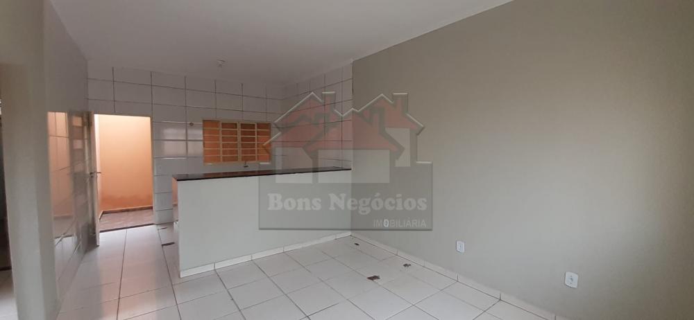Alugar Casa / Padrão em Ribeirão Preto R$ 1.000,00 - Foto 3