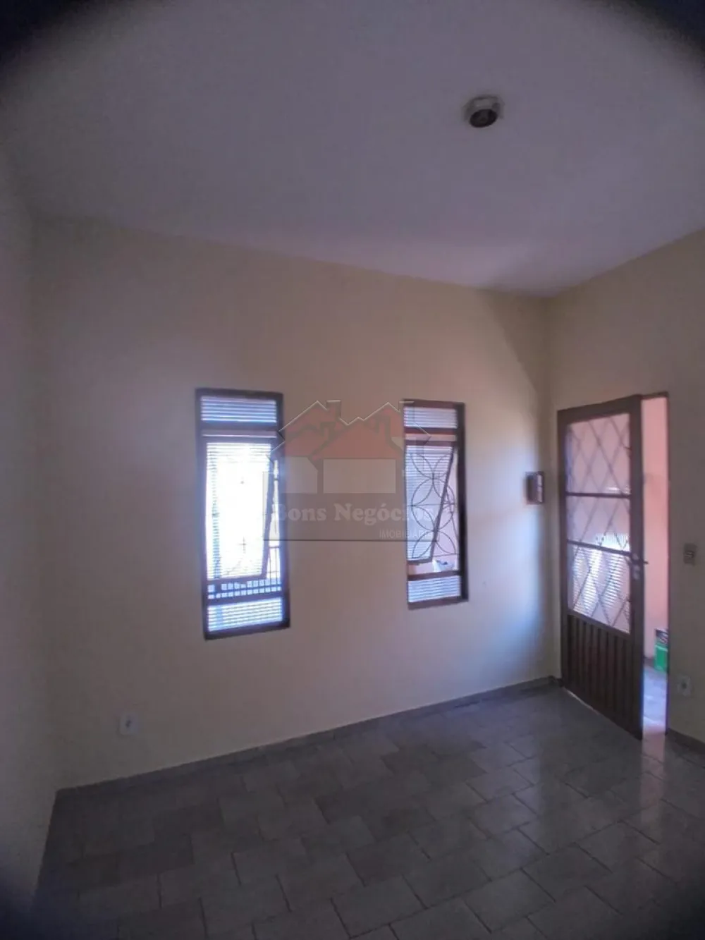 Alugar Casa / Padrão em Ribeirão Preto R$ 1.000,00 - Foto 3