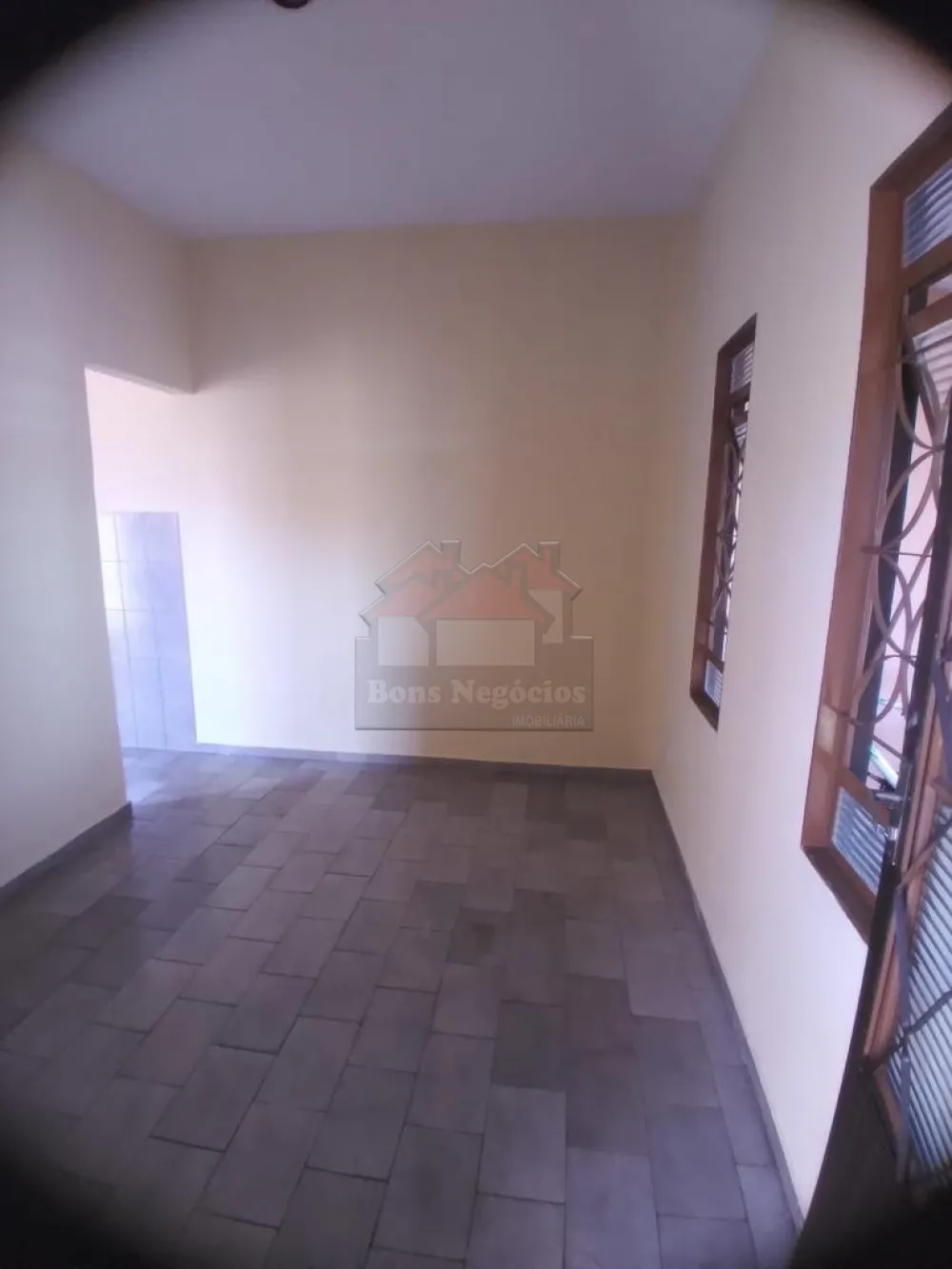 Alugar Casa / Padrão em Ribeirão Preto R$ 1.000,00 - Foto 4